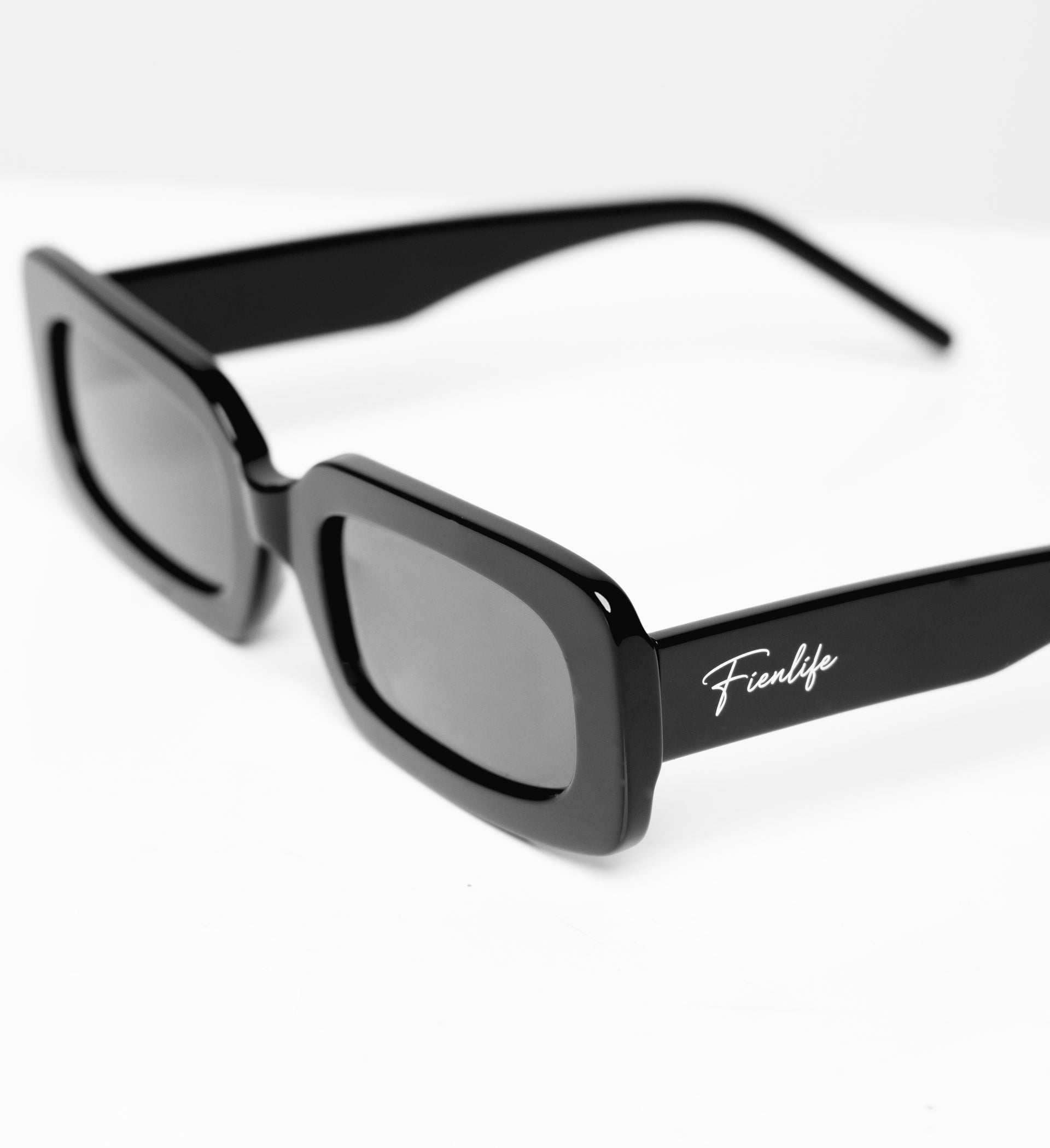 "Fienlife"  Shades
